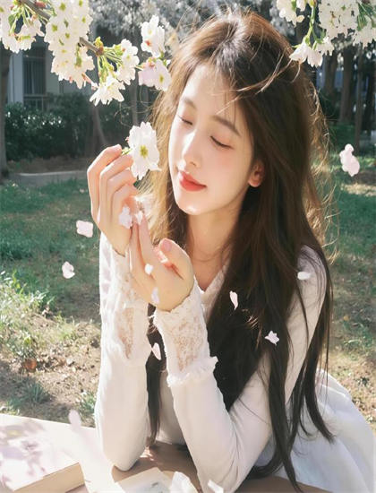 女神时代人物解析：广告的植入方式与商业平衡 理解角色塑造的艺术